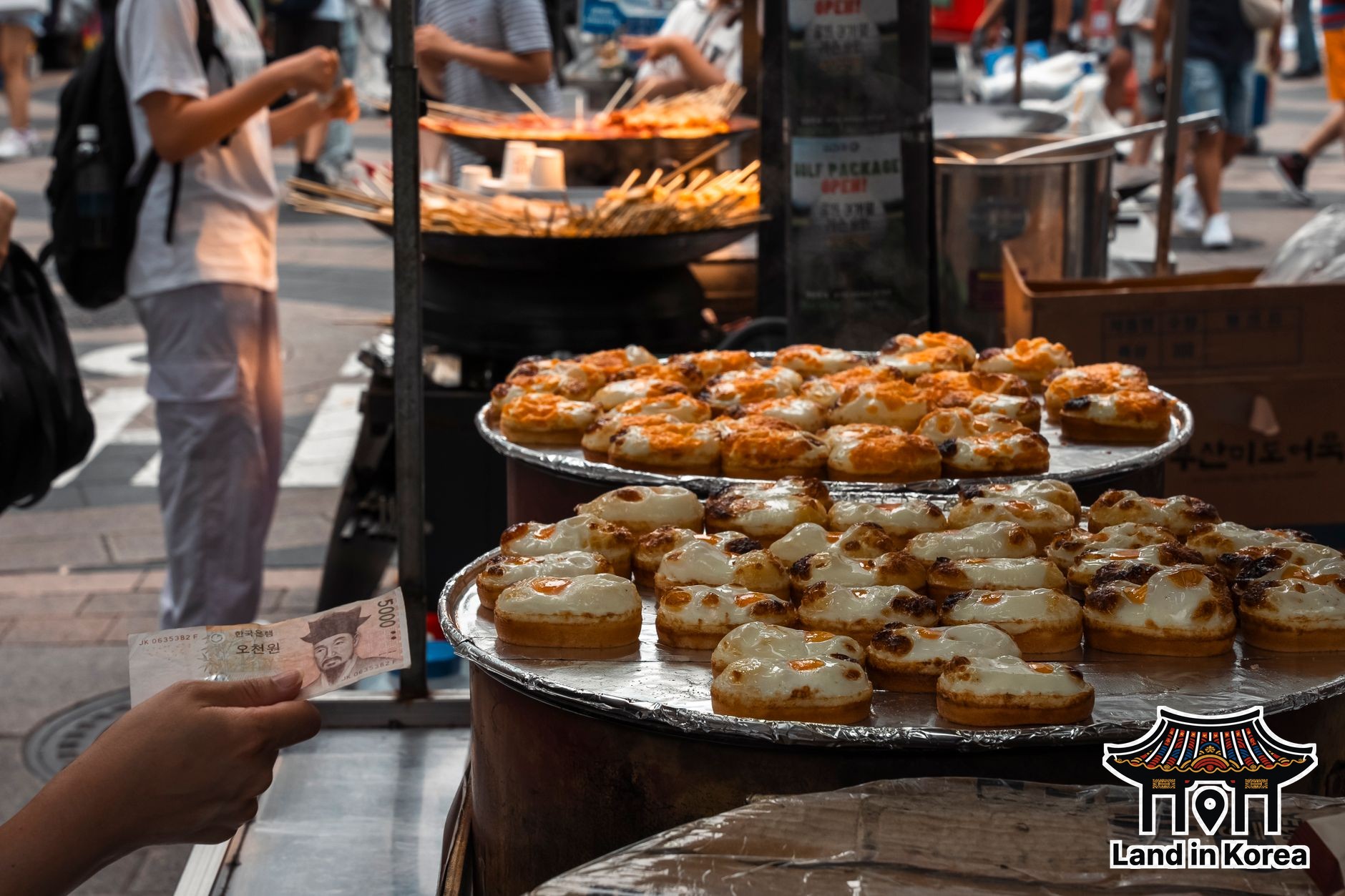 Namdaemun Market vs Myeongdong: What's Really Different